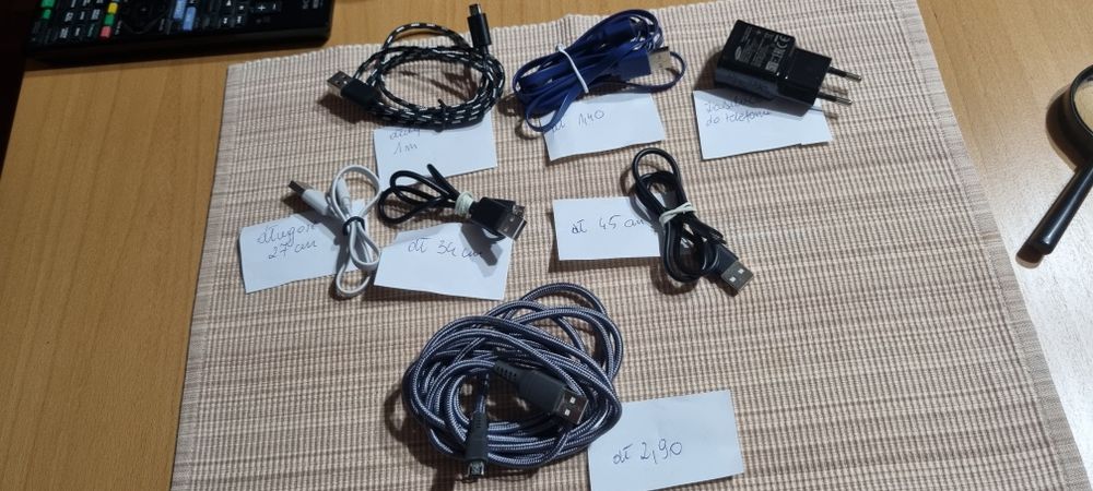 Kable do telefonu plus ładowarka
