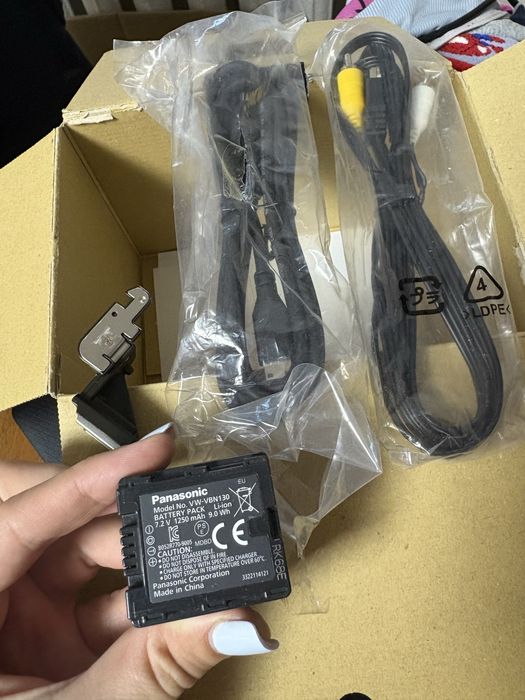 Продам відеокамеру Panasonic HC-X920 Full HD стан нової