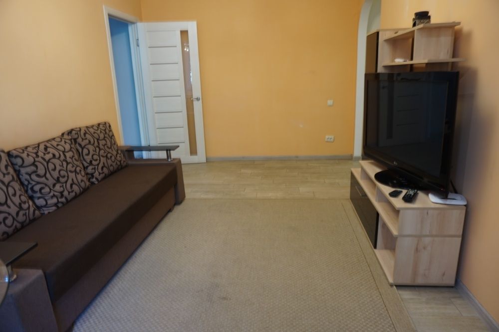 Посуточно, 2к, метро Зверинецька, ул. Бастионная 3/12