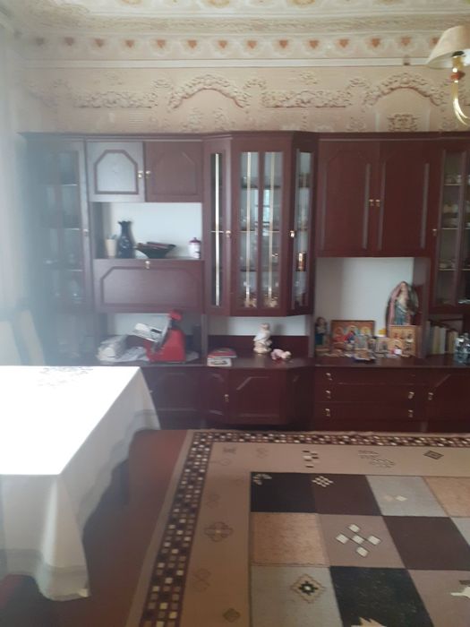 Продам будинок в центрі Неполоківців