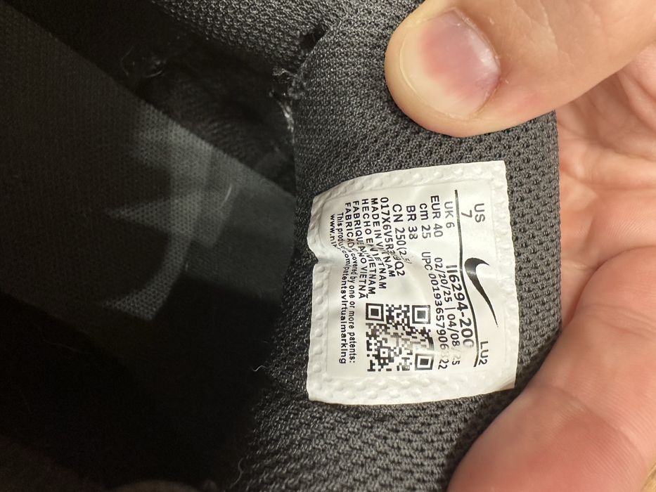 Оригінальні кросівки Nike V5 RNR "Medium Ash" — Розмір 40 (25 см)