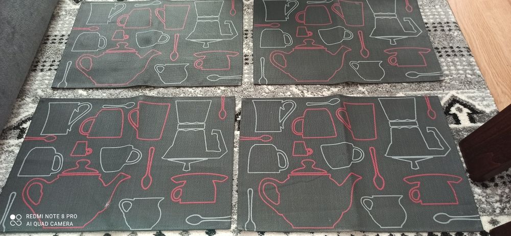 Podkładki na stół 4 szt za 8 zł