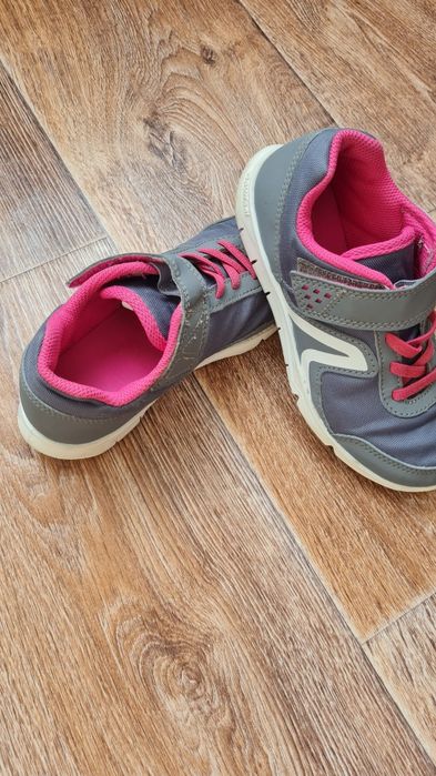 Кросівки 32р. Decathlon тепла весна, осінь