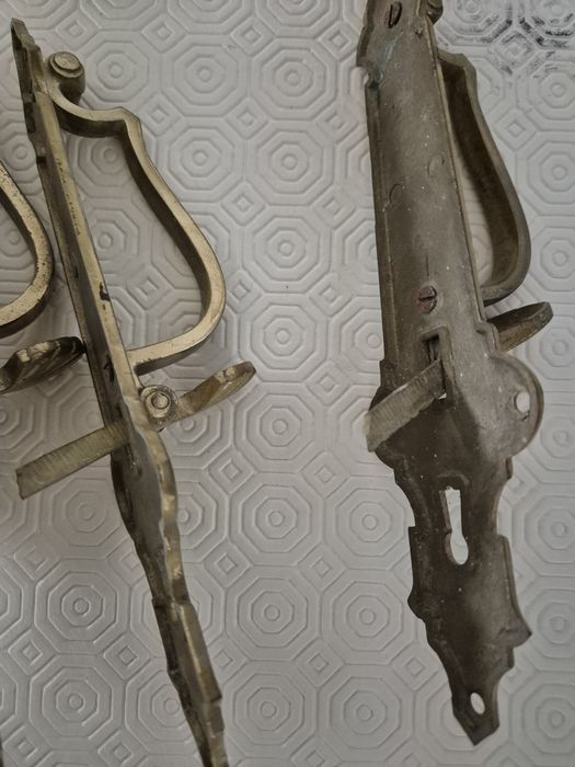 Conjunto de Puxadores Antigos em Latão com Espelho – Estilo D. João V