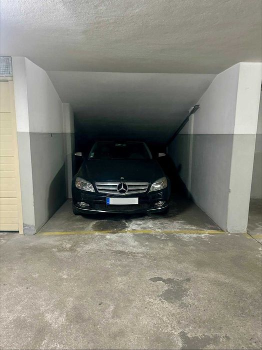 Lugar de Garagem na Rua D. Afonso Henriques