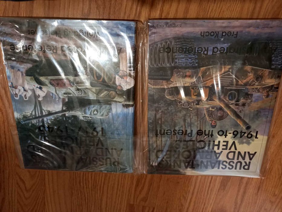 Militaria Russian Tanks and Armored Vehicles - 2 volumes