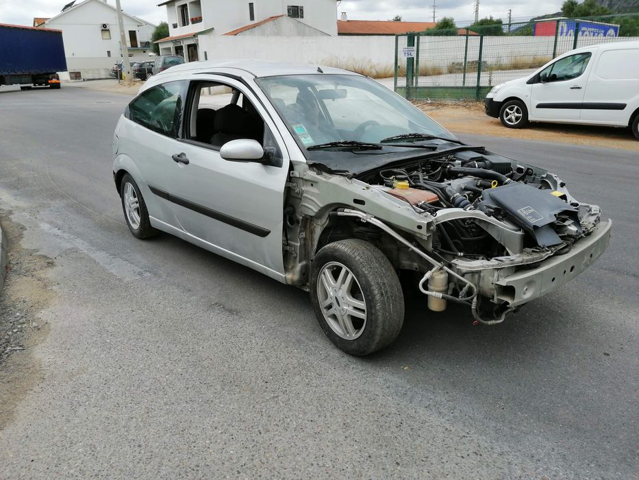 Ford Focus 1.8 TDDi 90 cavalos ano 12 /2003 boa mecânica para peças