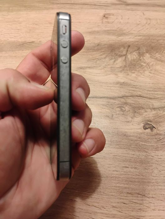 iPhone 4 w zestawie z ladowarka