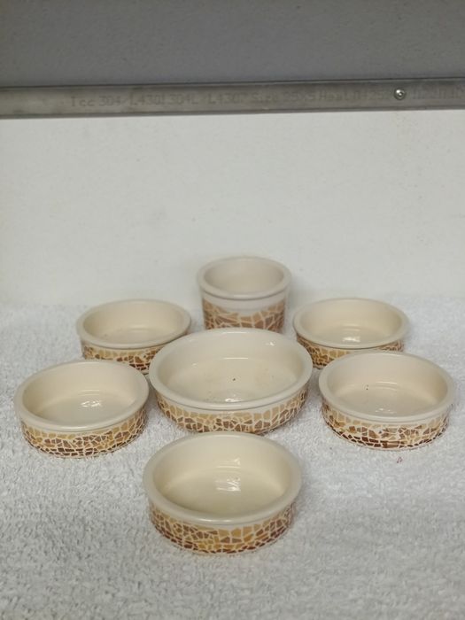 Em Viana do Castelo Pequenas tigelas para servir doces