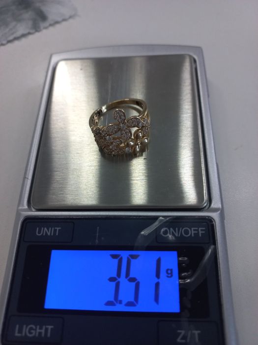 Przepiękny złoty pierścionek 585/3,51g