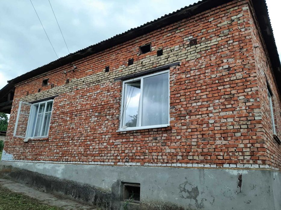 Продаж будинку у селі Утіховичі