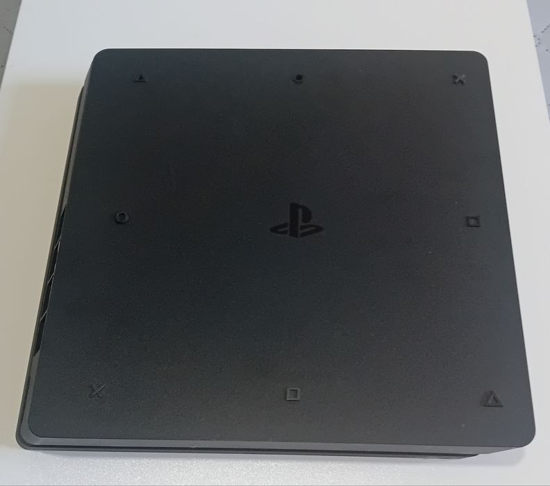 Ps4 Slim 1TB (como nova) + 1 jogo