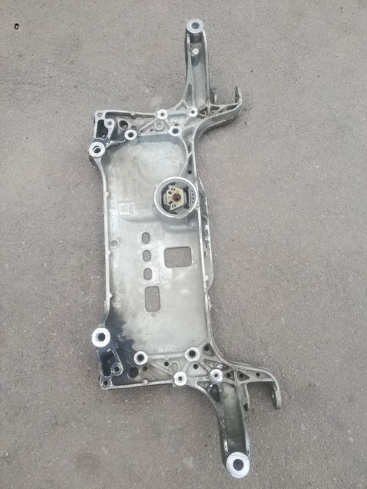 Подрамник Passat B7
