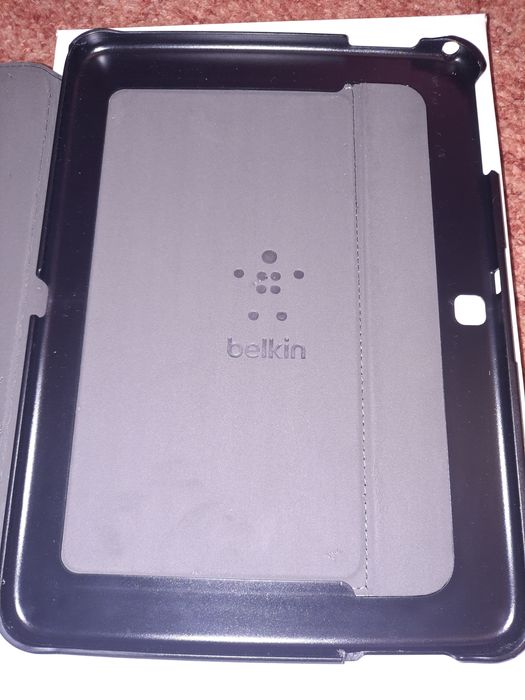 Продам чехол-книжку на планшет  10.1"