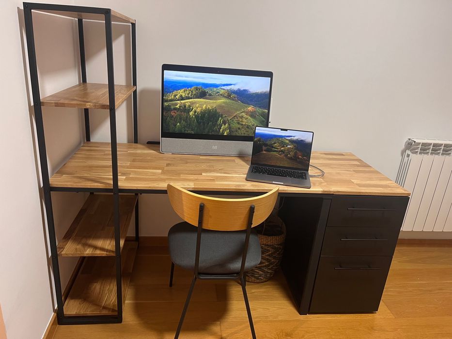 Secretária-estante, em carvalho e metal