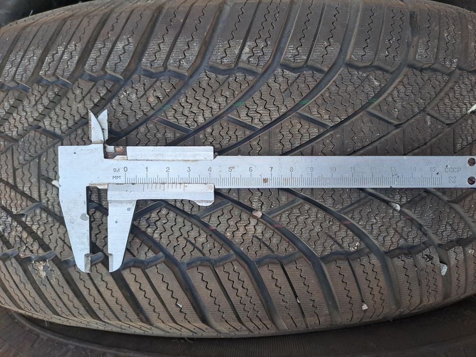 Шини R16 215 65 Grenlender ice Hawke 1