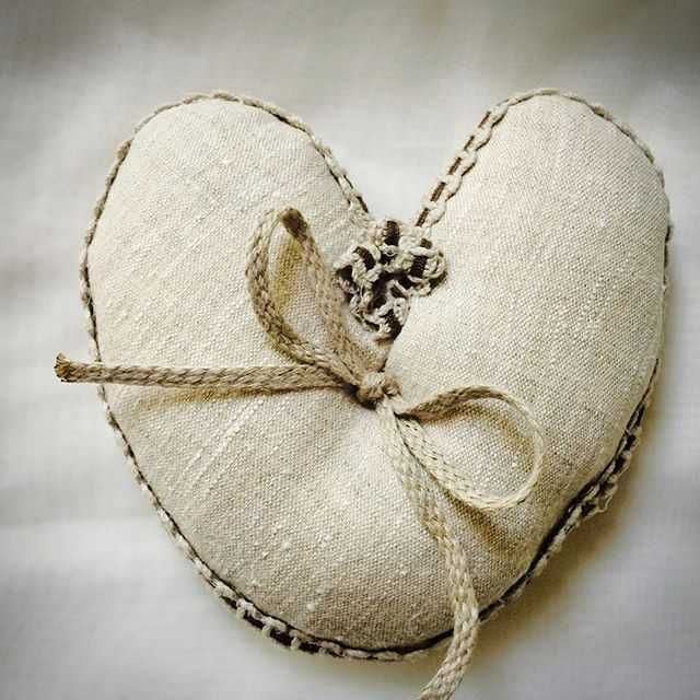 Rustykalna poduszeczka na obrączki ślubne