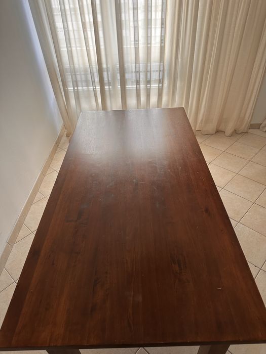 Mesa de madeira 180x90 em boas condições
