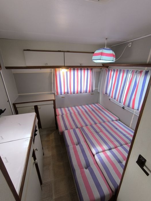 Caravana pluma 440