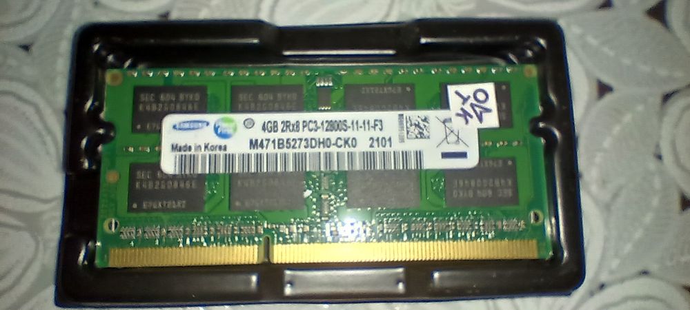 Оперативна пам'ять 4gb ddr3 Samsung
