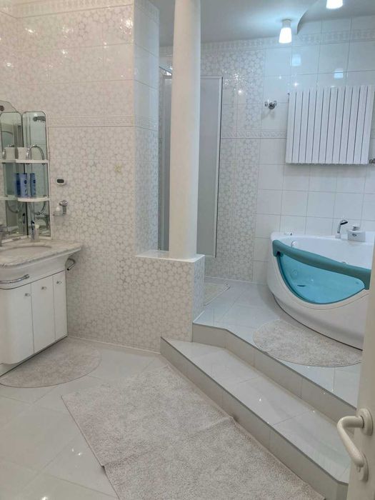 Продажа! классная 4комнатная паркоместо Центр Старокозацкая Парк Глобы