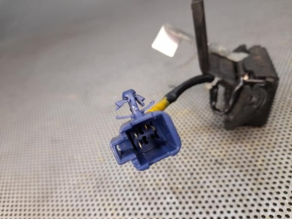 Fechadura / fecho da mala TOYOTA Yaris (_P9_)