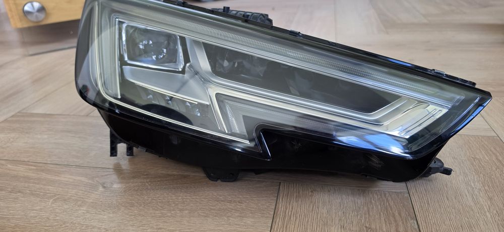 Lampa przednia LED Audi A4 B9 8W0941034