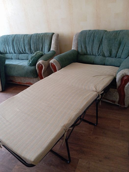 Продам дивани з французскм в.місті Хмельницький.и розкладачками.