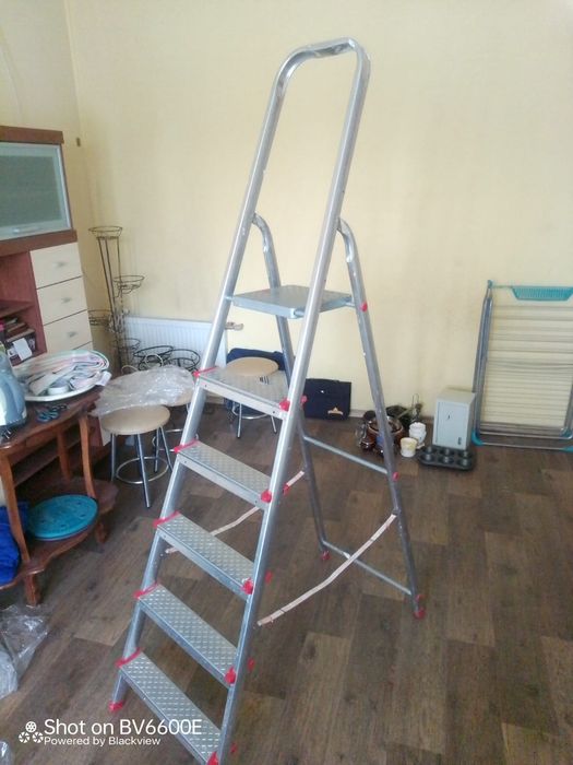 Продам Стремянку алюминий  на 6 ступеней