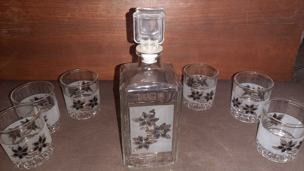 Коньячный набор. Графин и 6 стаканов. Италия