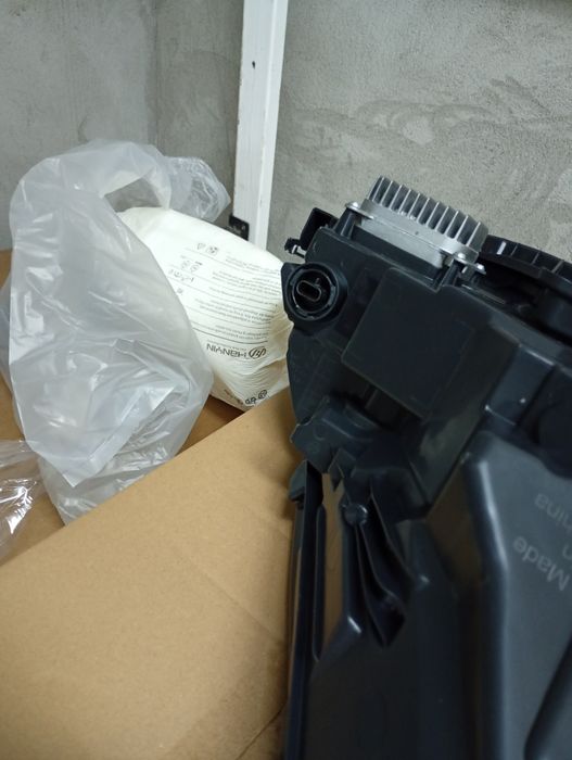 Tesla Model Y / 3 фара