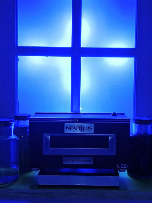 Nautilus - stereofoniczny wskaźnik LED wysterowania sygnału audio.