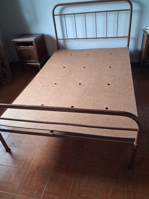 Cama de ferro castanho nao faco entregas