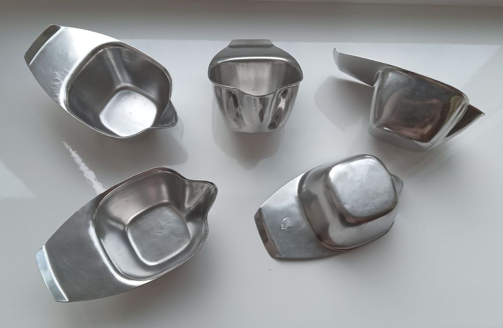 Чашки, салатницы, соусники, стопки.