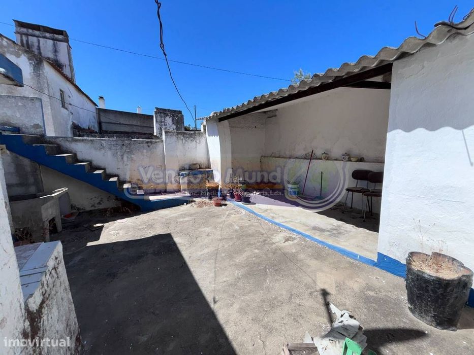 Moradia T2 + 1 em Mora (MOR104)