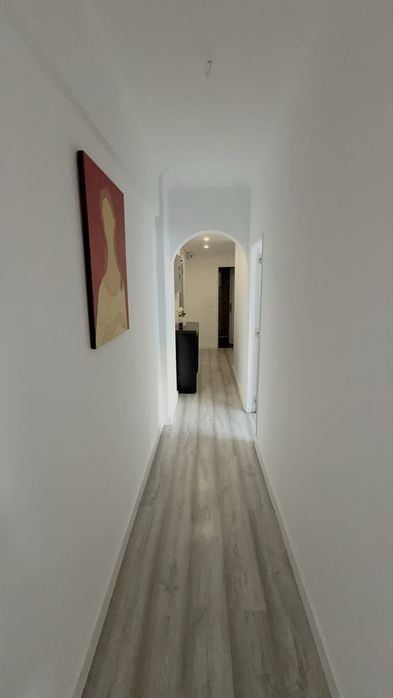 Quarto mobiliado p casal ou familiares c tv e frigorífico no quarto em São Brás Amadora
