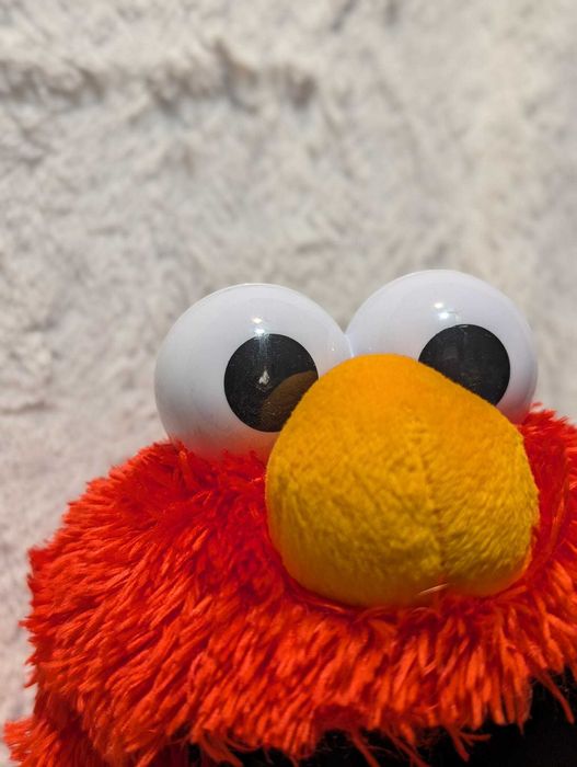 Elmo interaktywny Love to Hug Hasbro śpiewa EN/ES Ulica Sezamkowa