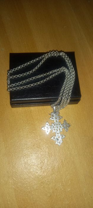 Colar de prata de lei