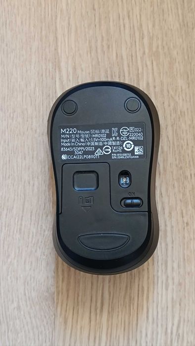 Продам безшумну мишку logitech M220