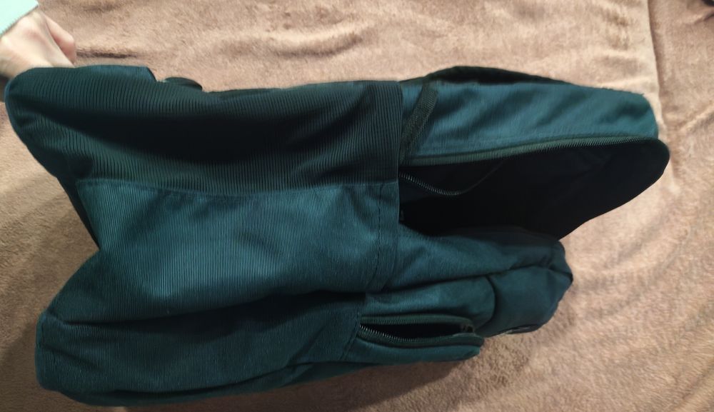 Продам б/в чоловічий темно-синій рюкзак Dakine