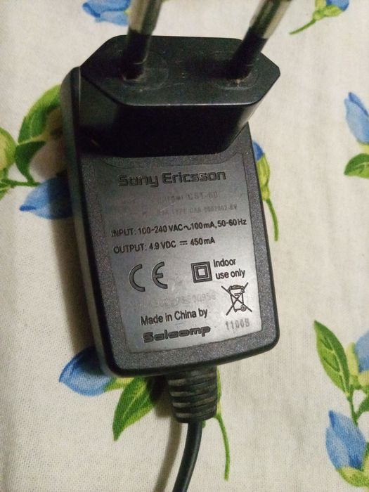 Телефон Sony Ericsson j120i.