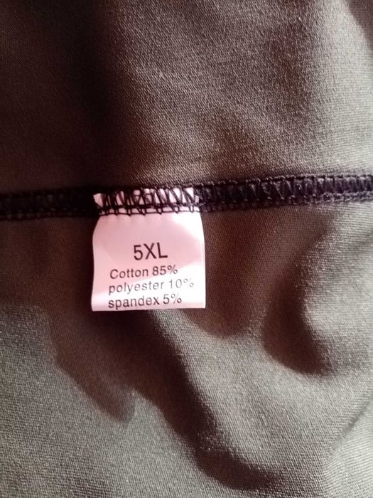 Продам гарну футболку XL  і бріджі