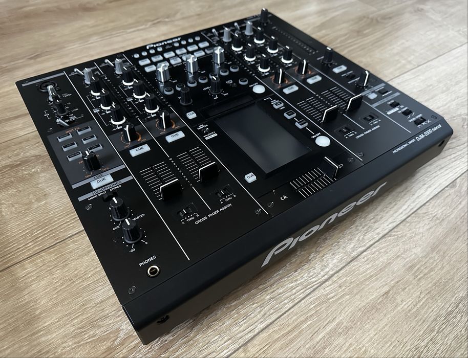 Pioneer DJM 2000 Nexus