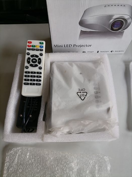 Проєктор Mini Led RD-802