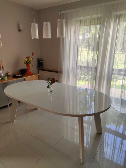 Stół rozkładany z szklanym blatem