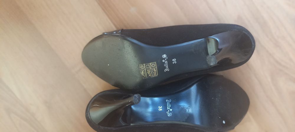 Buty - Czarne szpilki