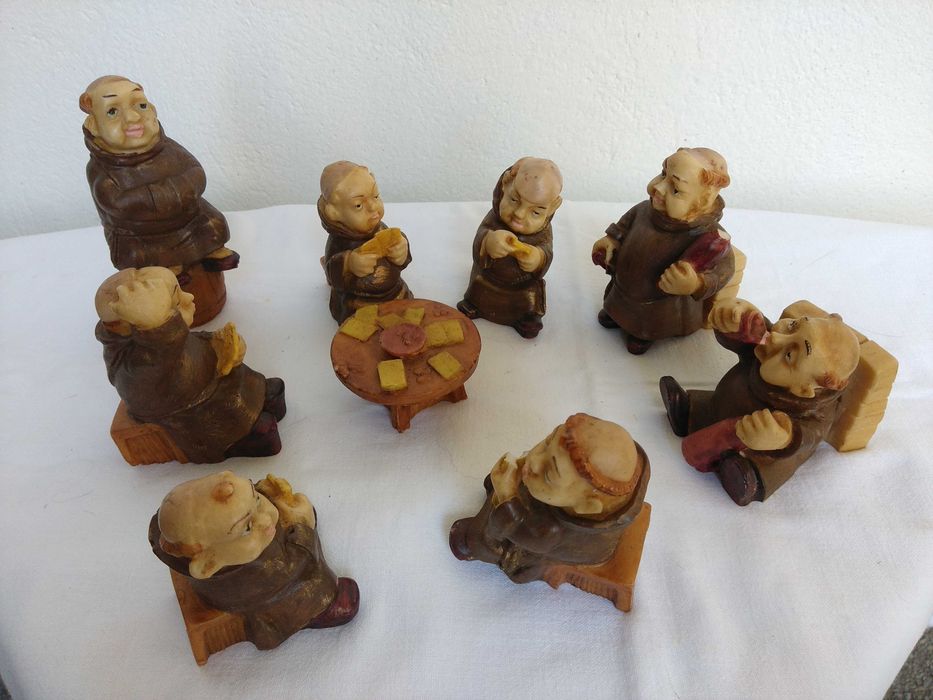 Estatuetas, Porta livros, Decoração