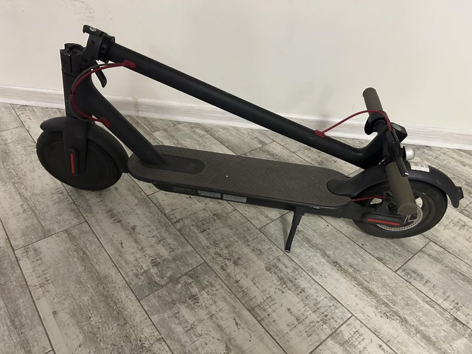 Продам самокат Xiaomi M365.