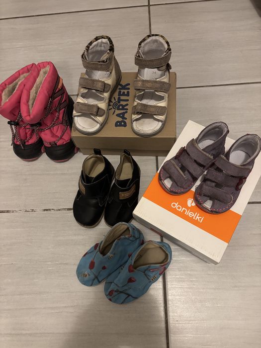Buty dzieciece dla dziewczynki zestaw