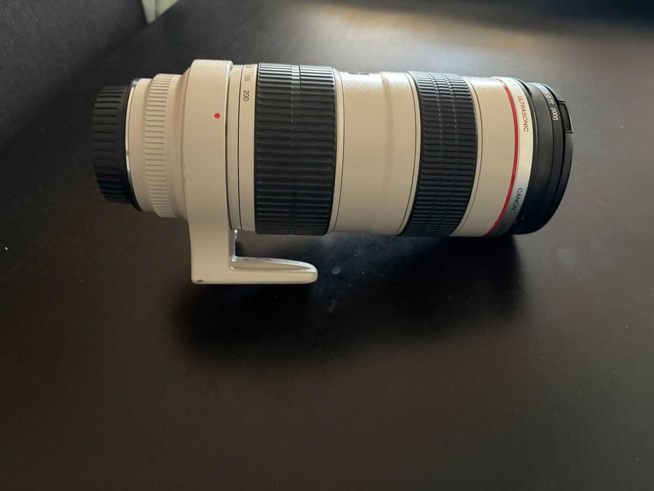 Canon EF 70-200mm f/2.8L USM + Anel de Tripé + Para-sol + Bolsa